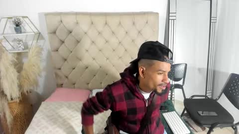 Snapshot of anthoy_wayans chatting on September 2025 02:05:02 AM online show from September 2025 02:05:02 AM