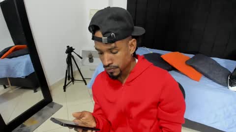 Snapshot of anthoy_wayans chatting on October 2025 12:41:01 AM online show from October 2025 12:41:01 AM