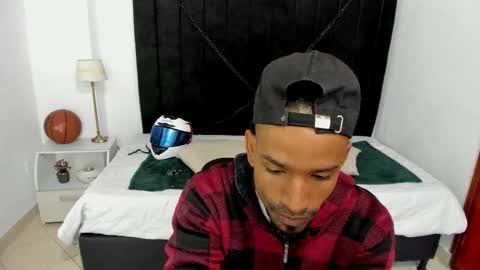 Snapshot of anthoy_wayans chatting on October 2025 12:11:01 AM online show from October 2025 12:11:01 AM