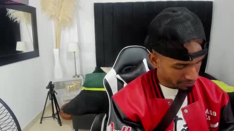       online show from December 2025 12:17:02 AM