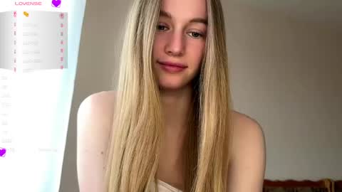 Snapshot of antionettepulgarin chatting on May 2026 03:17:01 PM Viktoria online show from May 2026 03:17:01 PM