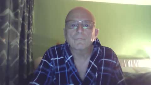 Snapshot of antmatt2025 chatting on October 2025 04:57:02 AM antmatt2025 online show from October 2025 04:57:02 AM