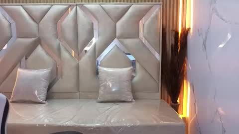 Snapshot of antonela_tp chatting on October 2025 12:52:02 PM Antonela online show from October 2025 12:52:02 PM