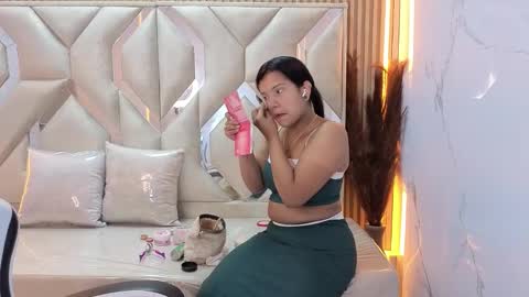 Snapshot of antonela_tp chatting on October 2025 01:13:01 PM Antonela online show from October 2025 01:13:01 PM