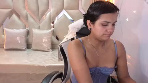 Snapshot of antonela_tp chatting on November 2025 01:36:01 PM Antonela online show from November 2025 01:36:01 PM