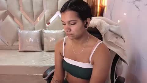 Snapshot of antonela_tp chatting on December 2025 12:54:01 PM Antonela online show from December 2025 12:54:01 PM