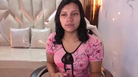 Snapshot of antonela_tp chatting on December 2025 12:58:01 PM Antonela online show from December 2025 12:58:01 PM