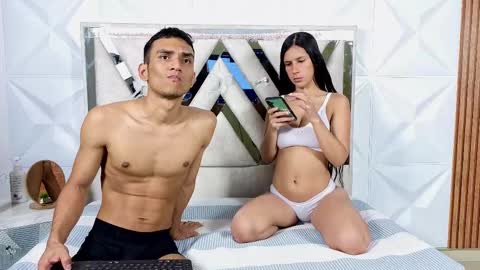 Snapshot of antonella_and_axel chatting on October 2025 04:59:01 AM Antonella 20 Axel 23 online show from October 2025 04:59:01 AM