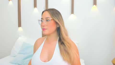 Snapshot of antonella_cutie_ chatting on February 2025 03:19:02 PM A N T O N E L L A online show from February 2025 03:19:02 PM