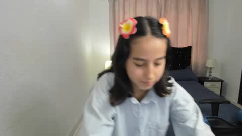 Snapshot of antonella_heinz_ chatting on September 2025 04:19:02 PM Antonella online show from September 2025 04:19:02 PM