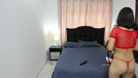 Snapshot of antonella_heinz_ chatting on December 2025 06:17:01 PM Antonella online show from December 2025 06:17:01 PM