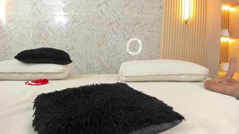 Anto online show from October 2025 08:39:02 PM