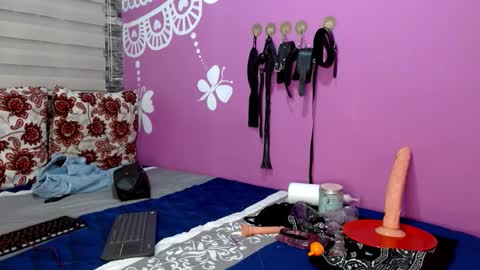 AntonellaAndNoah online show from February 2026 05:44:02 AM