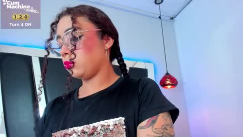 A N T O N E L L E  online show from March 2025 11:16:01 AM