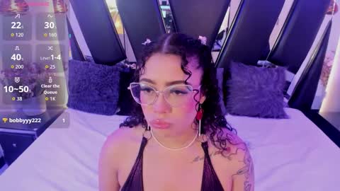 A N T O N E L L E  online show from November 2025 11:30:01 AM