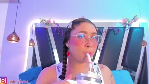 Snapshot of antonellepiercee chatting on May 2026 11:28:01 AM A N T O N E L L E online show from May 2026 11:28:01 AM