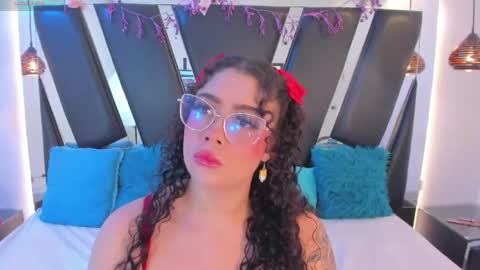 Snapshot of antonellepiercee chatting on May 2026 11:29:01 AM A N T O N E L L E online show from May 2026 11:29:01 AM