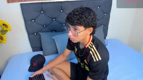 Snapshot of antoniio_miller chatting on December 2025 12:54:01 PM Antonio online show from December 2025 12:54:01 PM