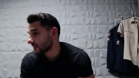 HI My name is Antonio online show from September 2025 07:03:01 PM