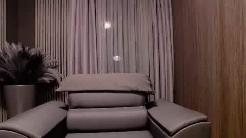 HI My name is Antonio online show from December 2025 07:07:01 PM