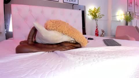 Snapshot of antonnella_lopez chatting on November 2025 01:46:01 PM Anto online show from November 2025 01:46:01 PM