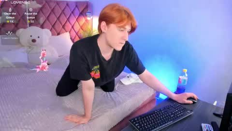 Snapshot of antonylewis chatting on June 2026 06:26:02 AM YummyTony online show from June 2026 06:26:02 AM