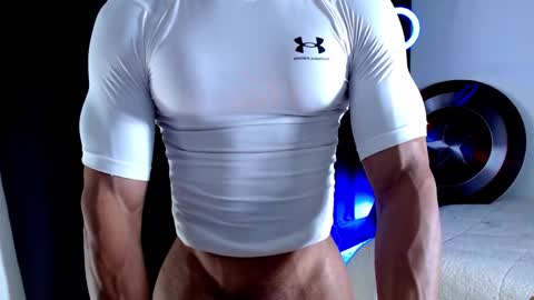 Snapshot of antonywebb94 chatting on November 2025 04:39:01 PM Instagram miguelangel1802 online show from November 2025 04:39:01 PM