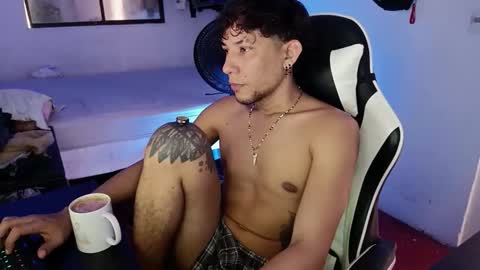 AnuarDHM online show from December 2025 04:12:02 PM