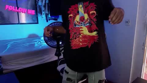 AnuarDHM online show from December 2025 03:51:01 PM