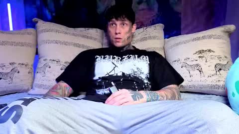 Snapshot of anubisgod88 chatting on December 2025 06:00:01 AM Tom online show from December 2025 06:00:01 AM