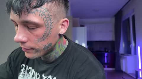 Tom online show from April 2026 06:52:01 PM