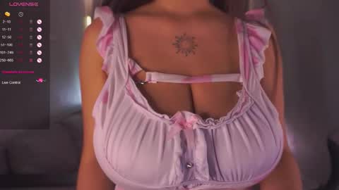 Snapshot of anuricbriny chatting on October 2025 08:33:02 PM Sunday - start 0400 PM GMT -4 online show from October 2025 08:33:02 PM