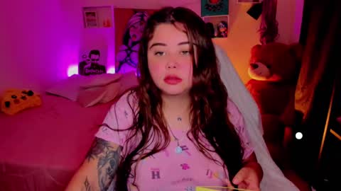   Independent model  online show from March 2025 04:26:02 AM