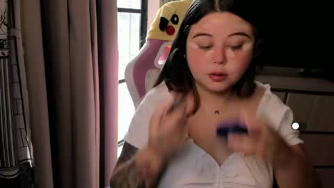   Independent model  online show from April 2026 06:07:01 PM