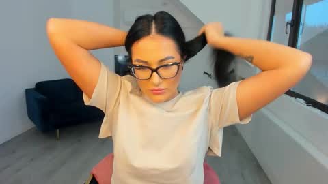 Snapshot of anya_evy chatting on November 2025 05:40:02 AM Anya online show from November 2025 05:40:02 AM