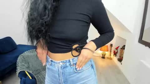 Snapshot of anya_evy chatting on November 2025 05:40:02 AM Anya online show from November 2025 05:40:02 AM