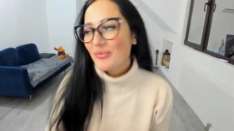 Snapshot of anya_evy chatting on December 2025 05:36:02 AM Anya online show from December 2025 05:36:02 AM