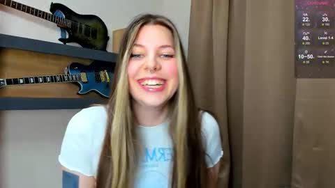 Anya online show from September 2025 06:35:01 PM