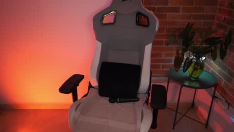 anya online show from January 2025 07:40:01 PM