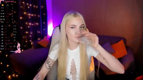 Anya online show from October 2025 02:11:01 AM