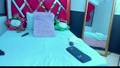 Anyela  online show from December 2024 10:42:02 AM