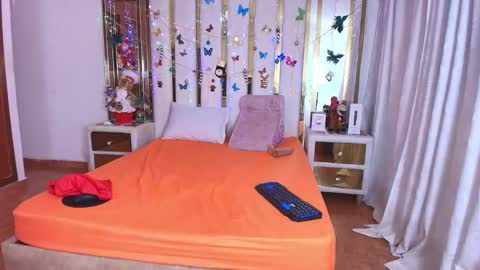 Anyela  online show from December 2025 03:02:01 AM