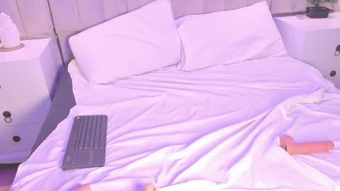 Snapshot of aome_purpuree chatting on September 2025 04:40:01 PM Aome online show from September 2025 04:40:01 PM