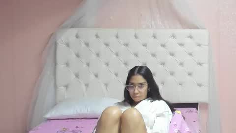 Aome Rainbow online show from November 2025 07:05:02 AM