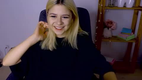 ApheliaStar online show from November 2025 04:07:02 PM