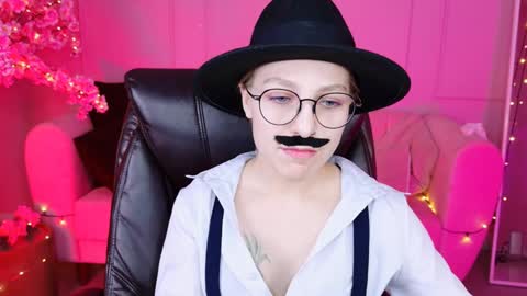 Snapshot of aphexqueen chatting on December 2024 07:32:01 PM APHEX QUEEN online show from December 2024 07:32:01 PM