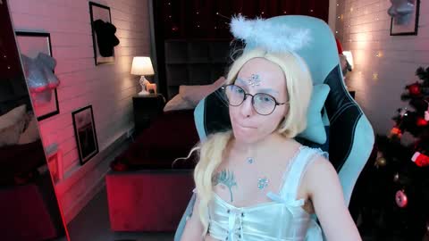 Snapshot of aphexqueen chatting on December 2024 05:54:02 PM APHEX QUEEN online show from December 2024 05:54:02 PM