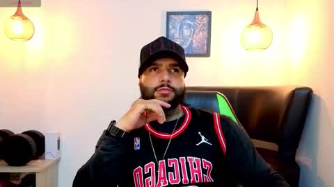 Snapshot of apolo_ryder chatting on May 2026 12:30:02 AM APOLO online show from May 2026 12:30:02 AM