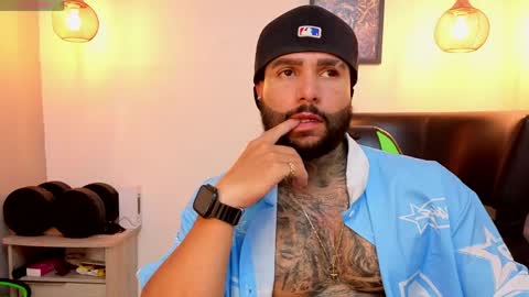 Snapshot of apolo_ryder chatting on May 2026 12:05:02 AM APOLO online show from May 2026 12:05:02 AM