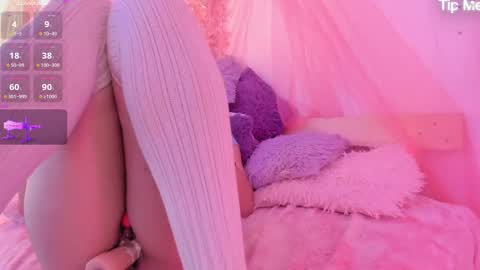 Snapshot of apple_of_pleasure chatting on October 2025 02:48:01 PM Lily online show from October 2025 02:48:01 PM